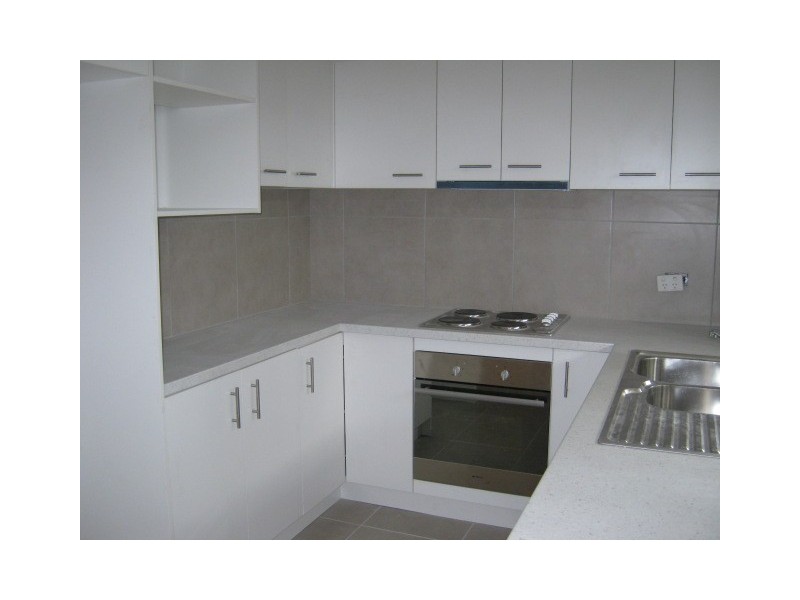 2/50 Albion Avenue, Miami QLD 4220