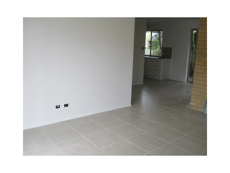 2/50 Albion Avenue, Miami QLD 4220