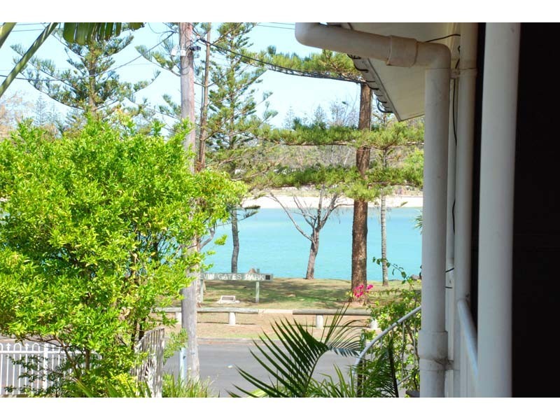 2/13 Awoonga Avenue, Burleigh Heads QLD 4220