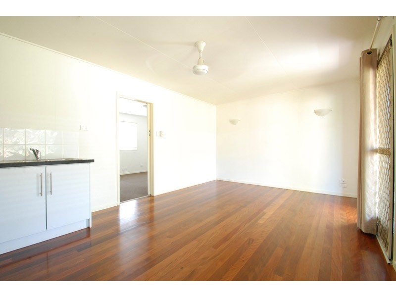 2/13 Awoonga Avenue, Burleigh Heads QLD 4220