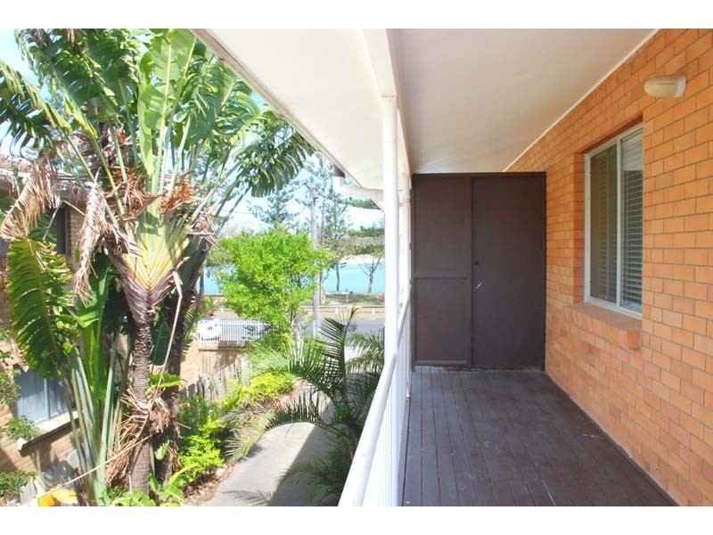 2/13 Awoonga Avenue, Burleigh Heads QLD 4220