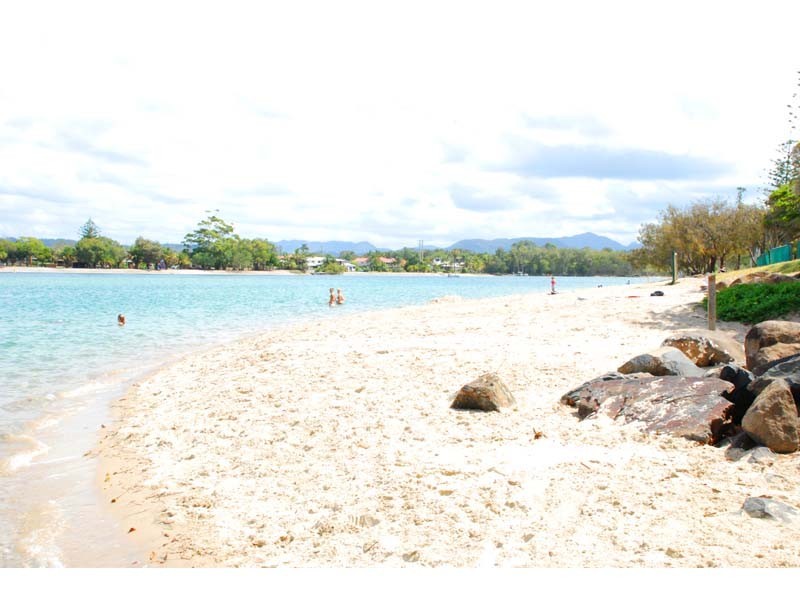 2/13 Awoonga Avenue, Burleigh Heads QLD 4220