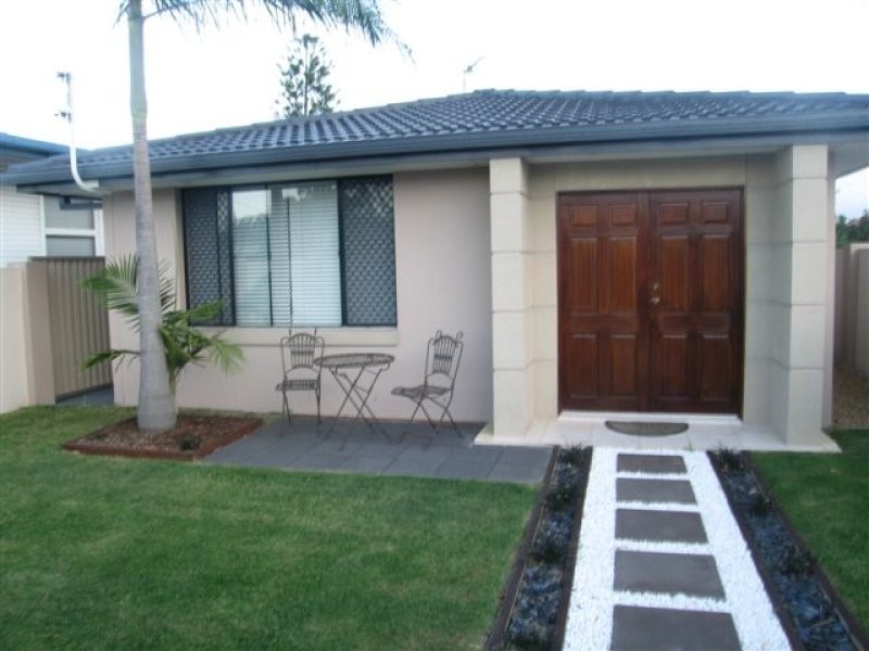 26 Dawn Parade, Miami QLD 4220