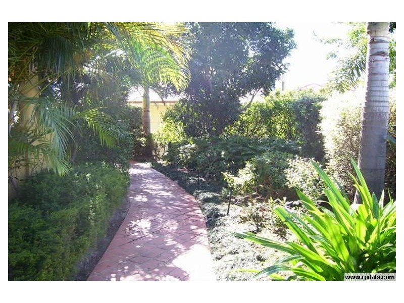 1/23 Stephens Street, Burleigh Heads QLD 4220