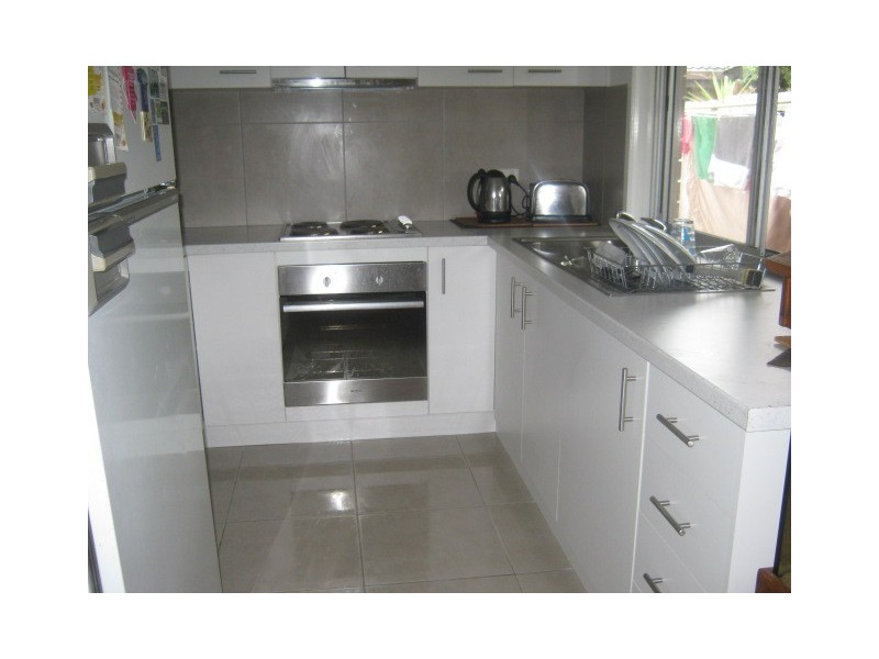 2/50 Albion Avenue, Miami QLD 4220