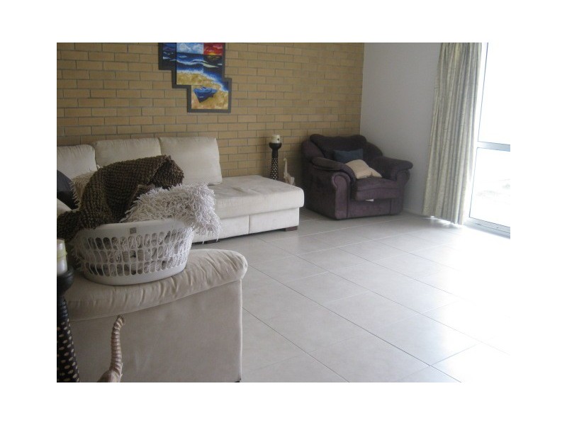 2/50 Albion Avenue, Miami QLD 4220