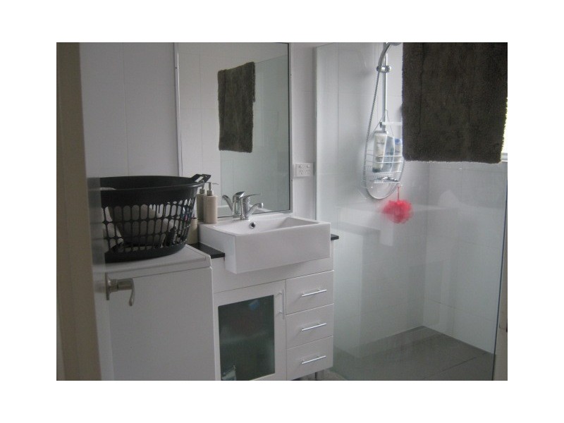 2/50 Albion Avenue, Miami QLD 4220