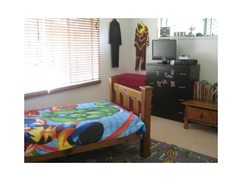 11 Curlew Crescent, Burleigh Waters QLD 4220