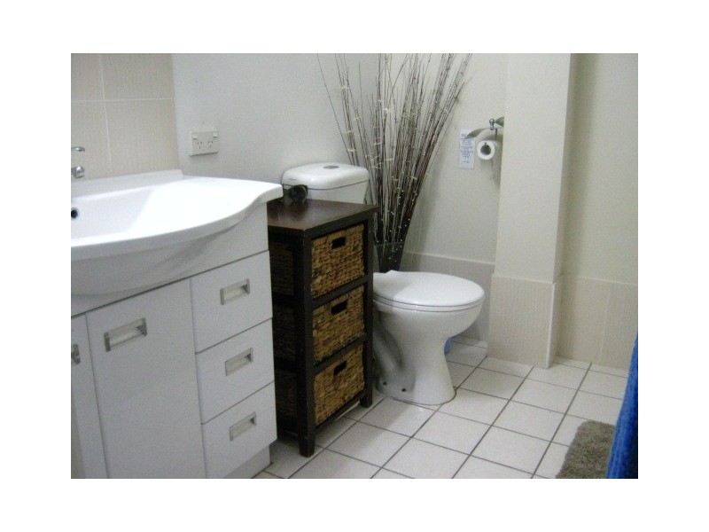 10/5 Galeen Drive, Burleigh Waters QLD 4220