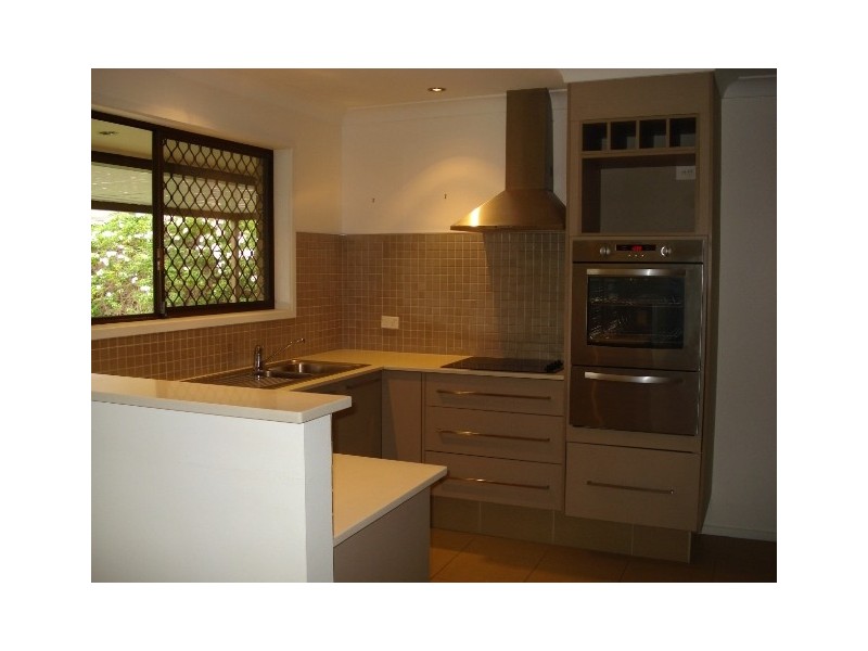 28 Redleaf Court,, Burleigh Waters QLD 4220