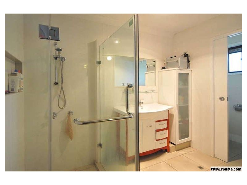 5 Barberry Court, Palm Beach QLD 4221