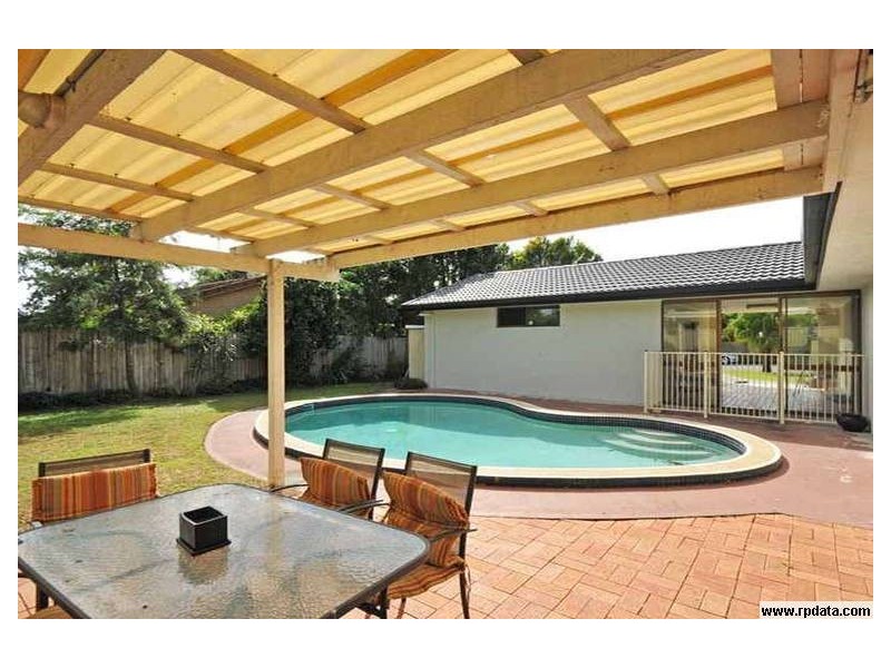 5 Barberry Court, Palm Beach QLD 4221