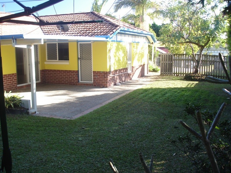 13 Queen Charlotte Court, Mudgeeraba QLD 4213