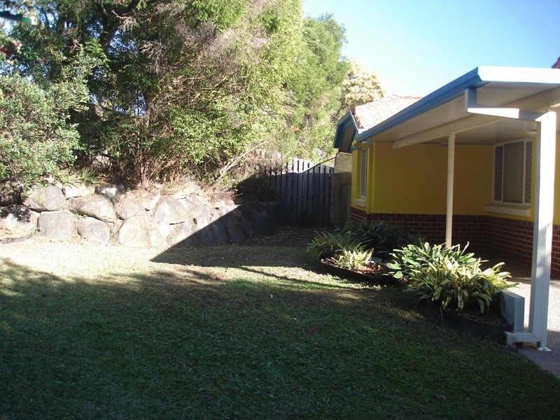 13 Queen Charlotte Court, Mudgeeraba QLD 4213