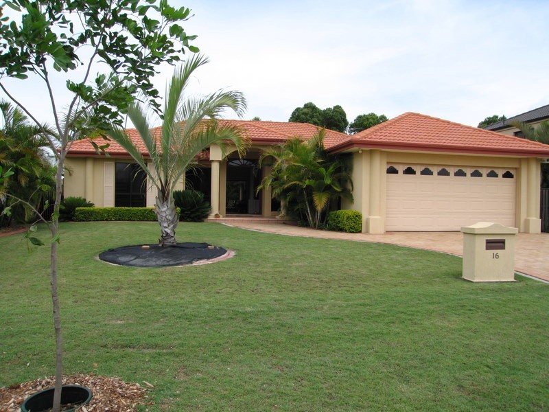 16 Shoalwater Court, Burleigh Waters QLD 4220
