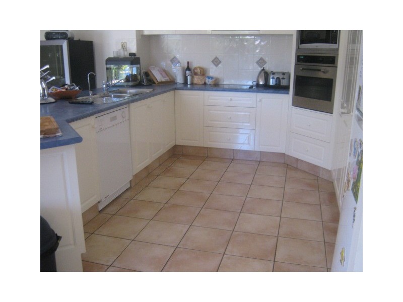 16 Shoalwater Court, Burleigh Waters QLD 4220