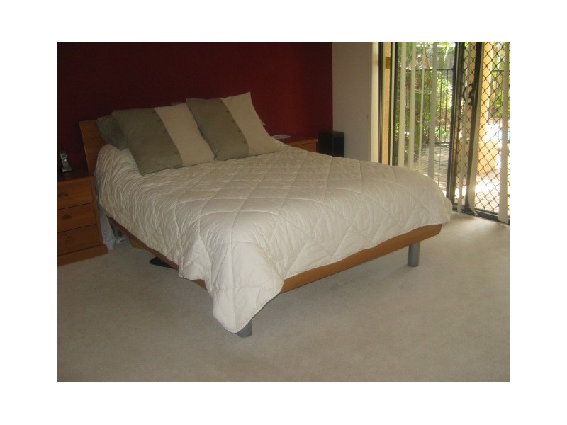 16 Shoalwater Court, Burleigh Waters QLD 4220