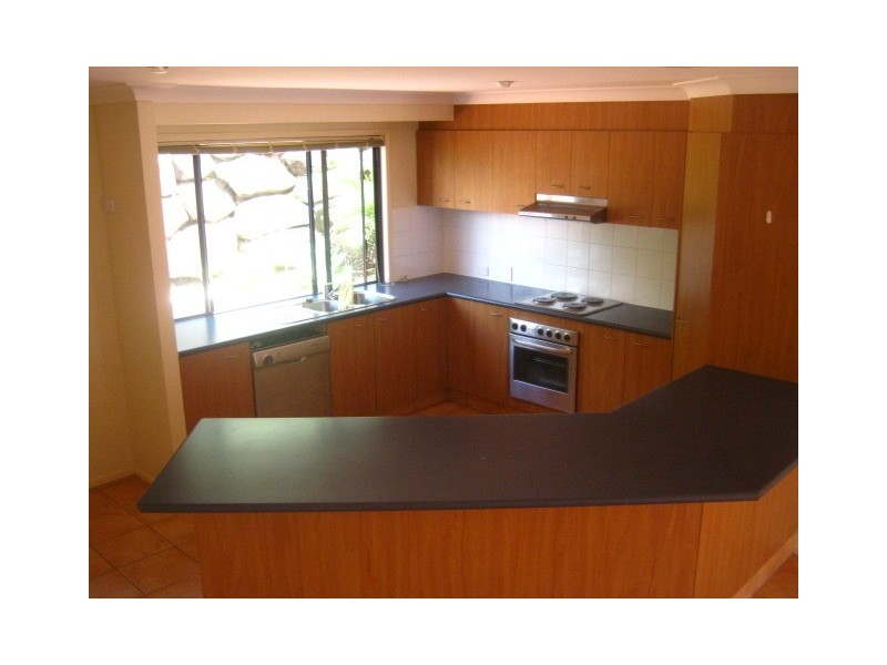 5/2 Karri Court, Burleigh Heads QLD 4220