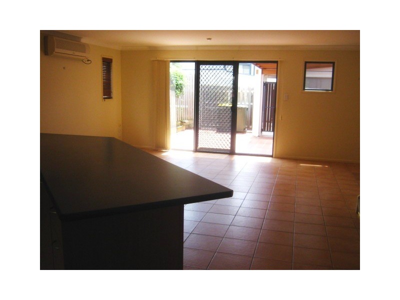 5/2 Karri Court, Burleigh Heads QLD 4220