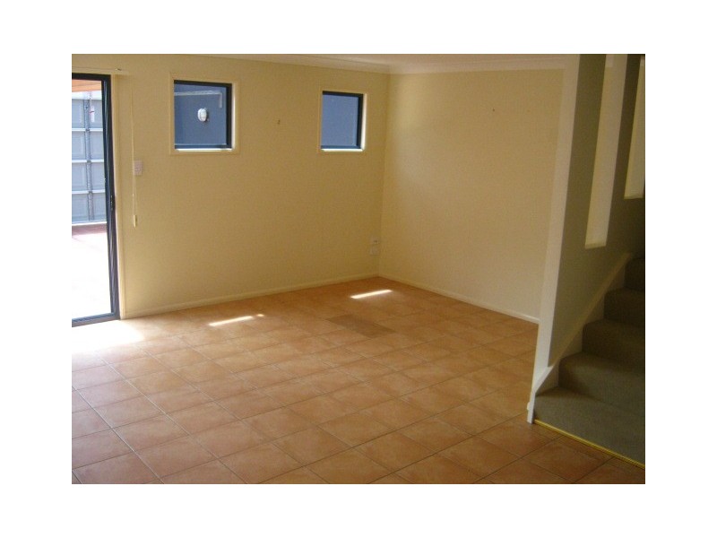 5/2 Karri Court, Burleigh Heads QLD 4220