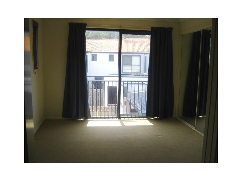 5/2 Karri Court, Burleigh Heads QLD 4220