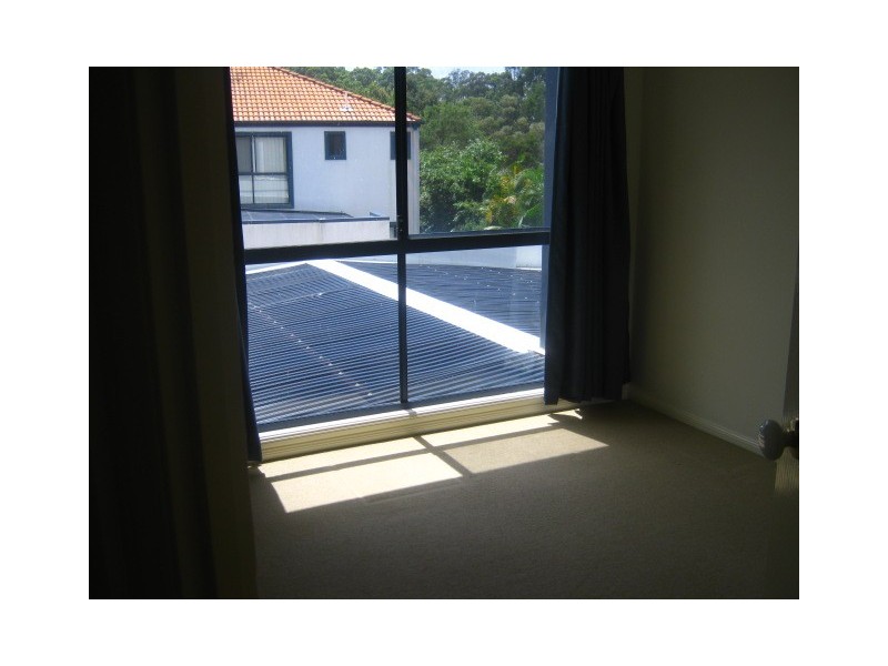 5/2 Karri Court, Burleigh Heads QLD 4220