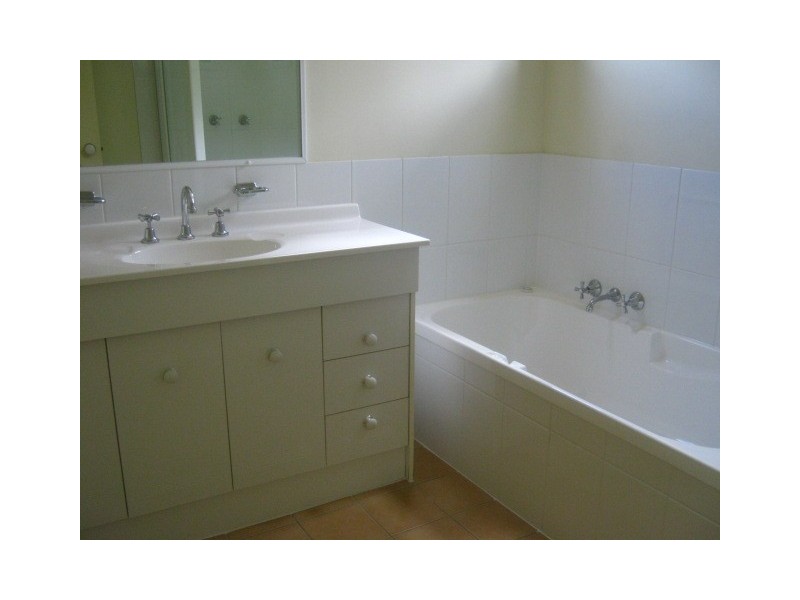 5/2 Karri Court, Burleigh Heads QLD 4220