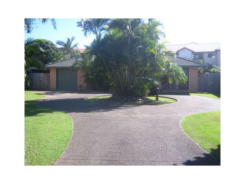 21 Dame Patti Avenue, Mermaid Waters QLD 4218