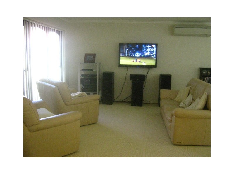 21 Dame Patti Avenue, Mermaid Waters QLD 4218