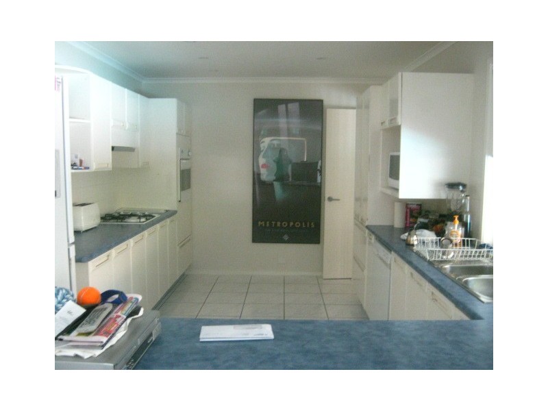 21 Dame Patti Avenue, Mermaid Waters QLD 4218