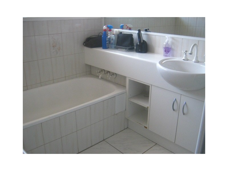 21 Dame Patti Avenue, Mermaid Waters QLD 4218