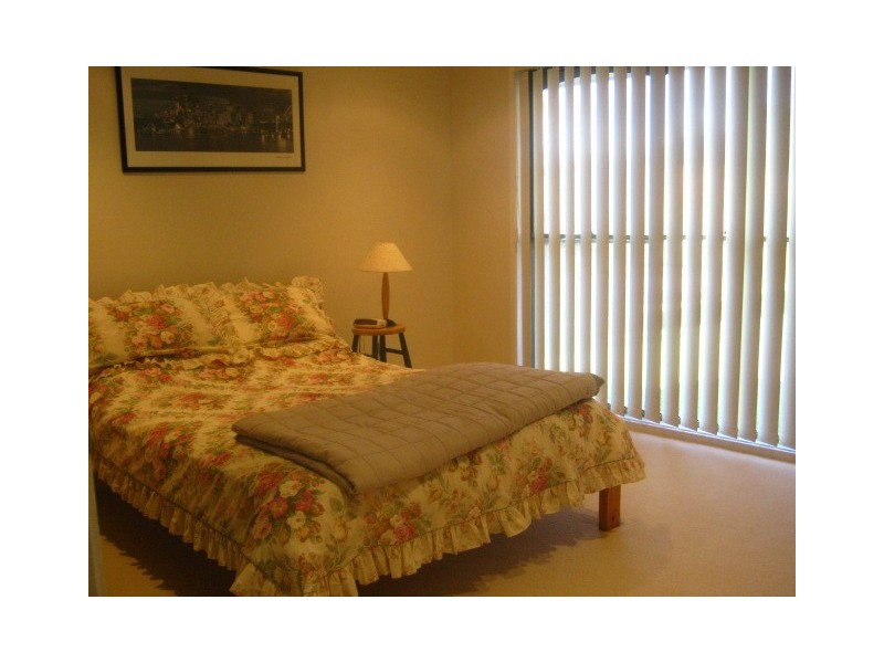 21 Dame Patti Avenue, Mermaid Waters QLD 4218