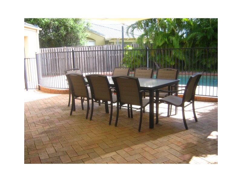 20 Illinois Court, Varsity Lakes QLD 4227