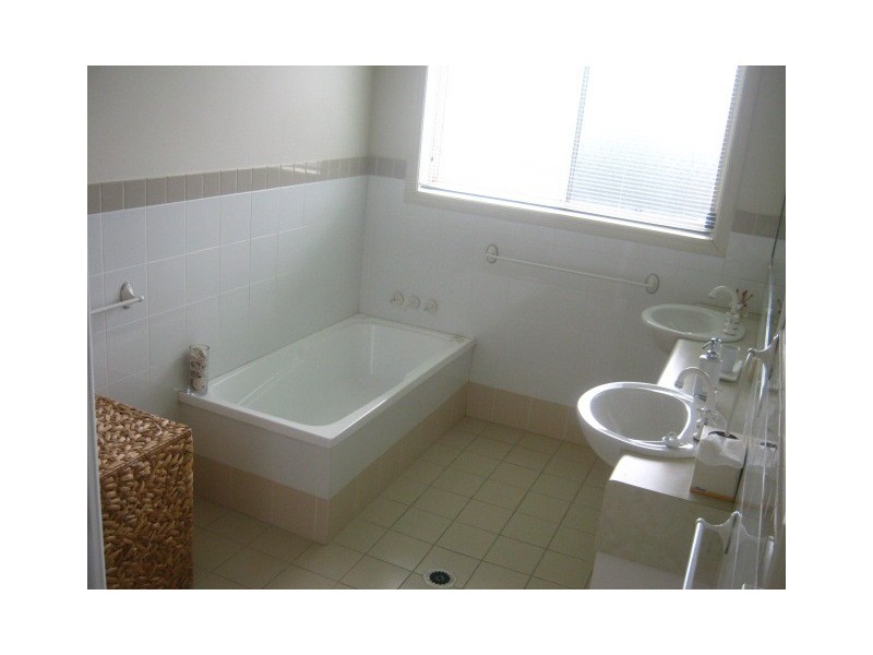 20 Illinois Court, Varsity Lakes QLD 4227