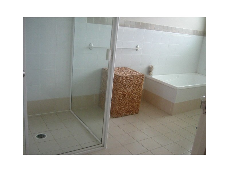 20 Illinois Court, Varsity Lakes QLD 4227
