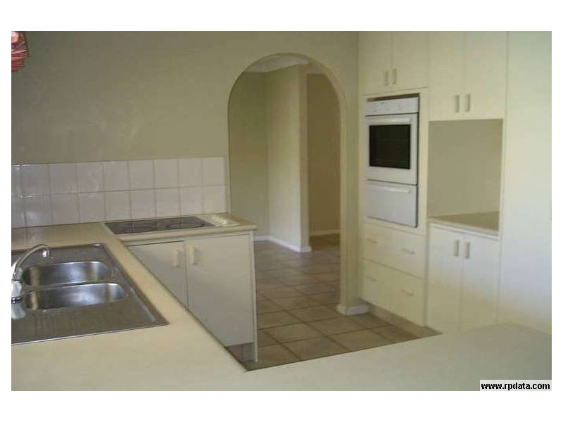 19 Sugarleaf Court, Burleigh Waters QLD 4220