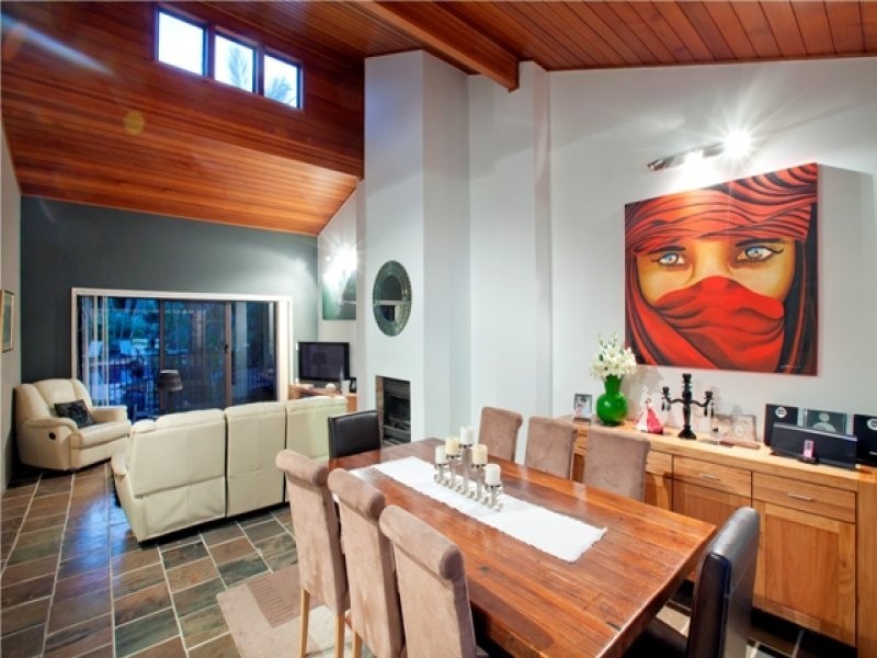 110 Tallebudgera Drive, Palm Beach QLD 4221