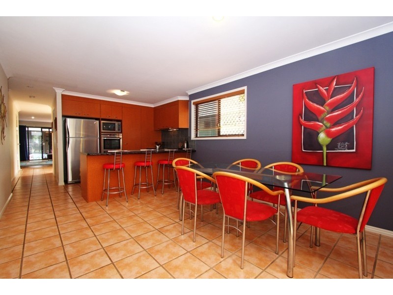 2/7  Elder Entrance, Burleigh Heads QLD 4220