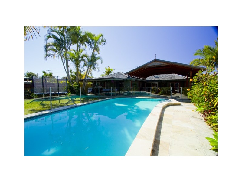 8 Aruma Ave, Burleigh Waters QLD 4220