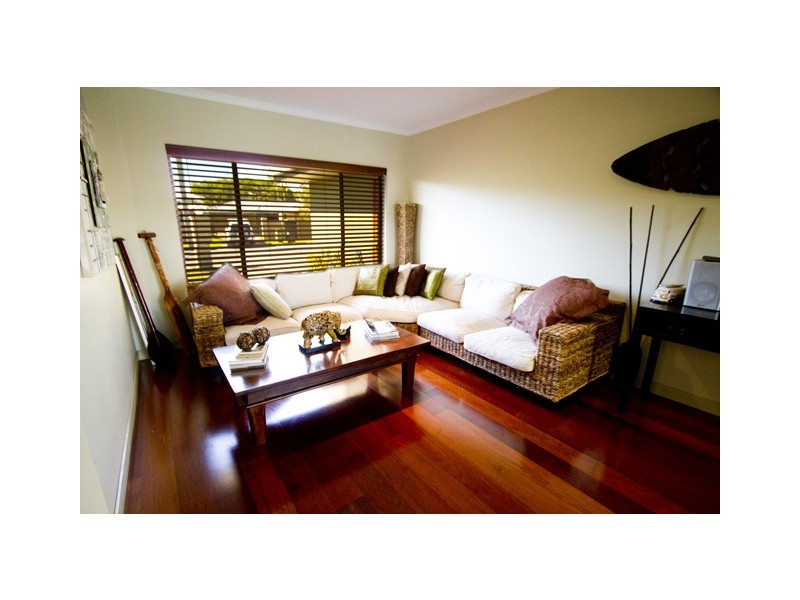8 Aruma Ave, Burleigh Waters QLD 4220