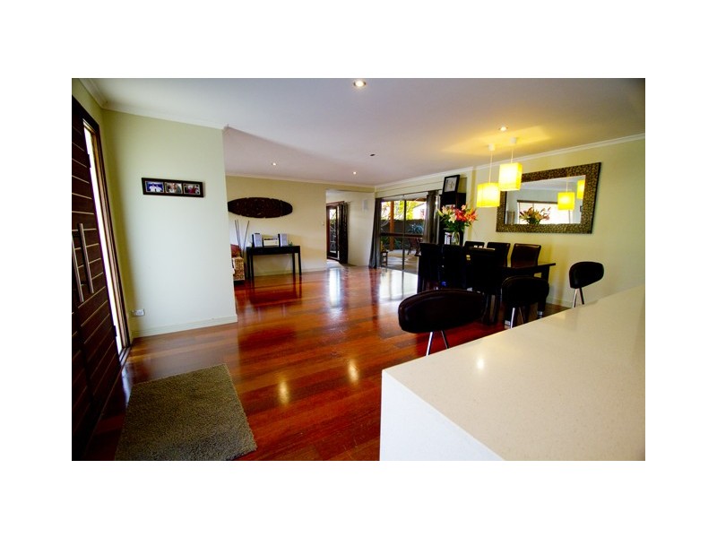 8 Aruma Ave, Burleigh Waters QLD 4220