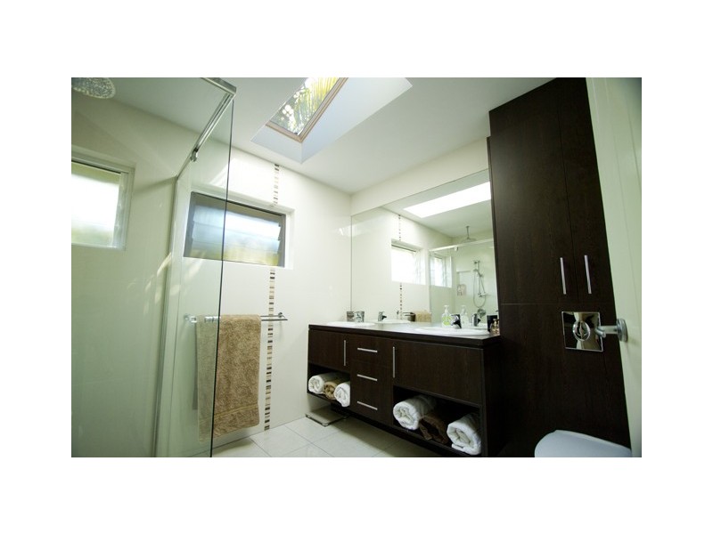 8 Aruma Ave, Burleigh Waters QLD 4220
