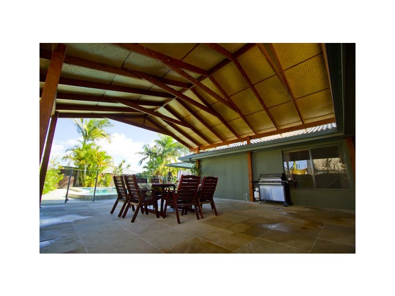 8 Aruma Ave, Burleigh Waters QLD 4220