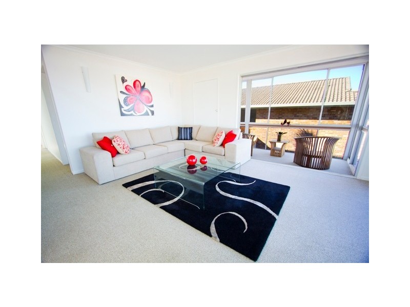 2/11  Kelly Avenue, Miami QLD 4220