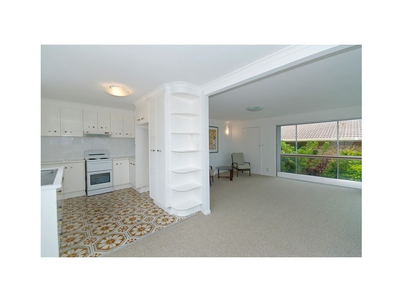 2/11  Kelly Avenue, Miami QLD 4220