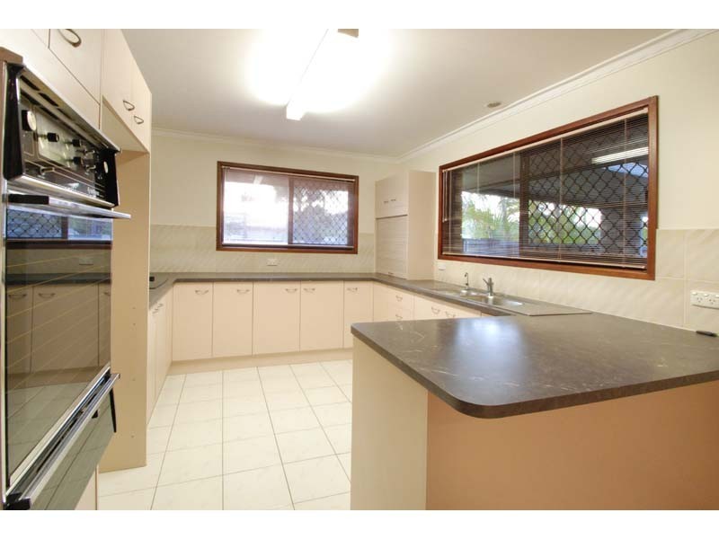 11 Bluejay Street, Burleigh Waters QLD 4220