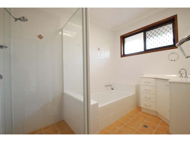 11 Bluejay Street, Burleigh Waters QLD 4220