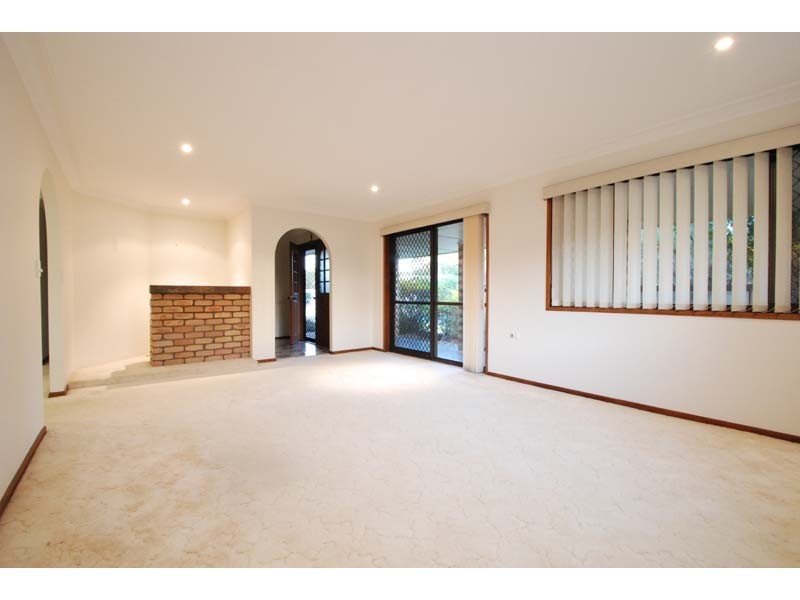 11 Bluejay Street, Burleigh Waters QLD 4220
