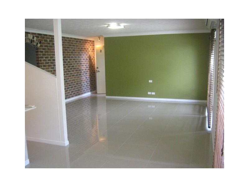 2/2 Brooke Avenue, Palm Beach QLD 4221