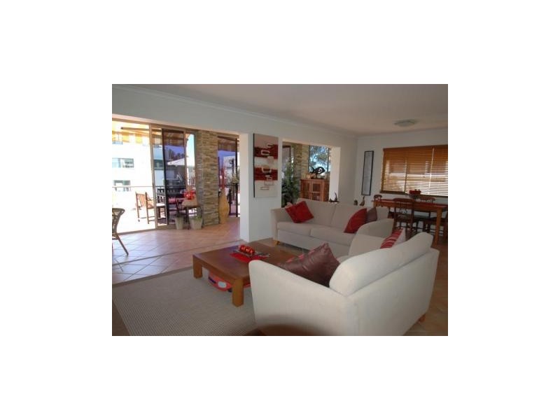 1/22 Brakes Crescent, Miami QLD 4220